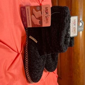 Muk Luks women’s slippers